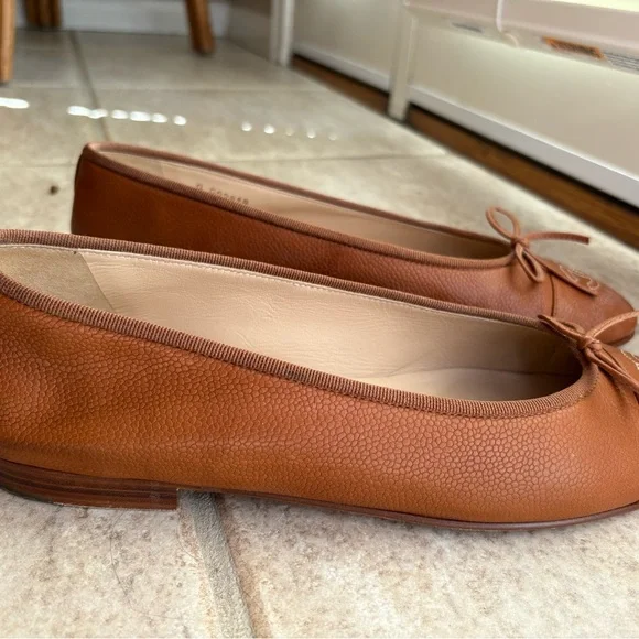 Authentic CHANEL Leather Loafers with Bow - Picture 4 of 7